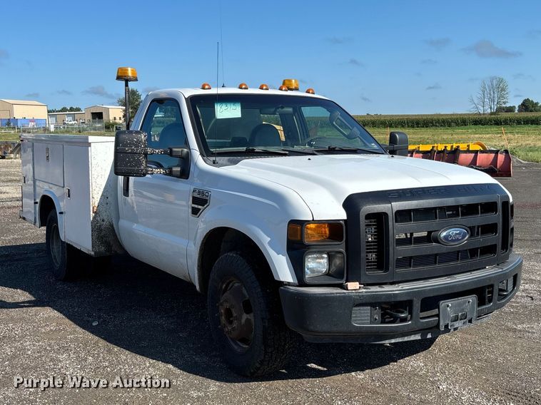 image for item DZ4672 2009 Ford F350 Super Duty XL utility bed pickup truck