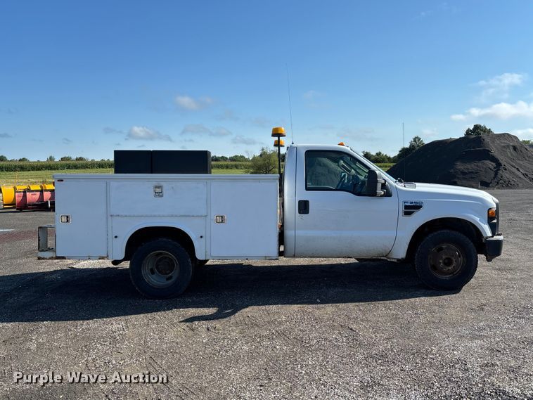image for item DZ4672 2009 Ford F350 Super Duty XL utility bed pickup truck