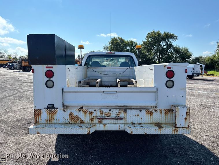 image for item DZ4672 2009 Ford F350 Super Duty XL utility bed pickup truck