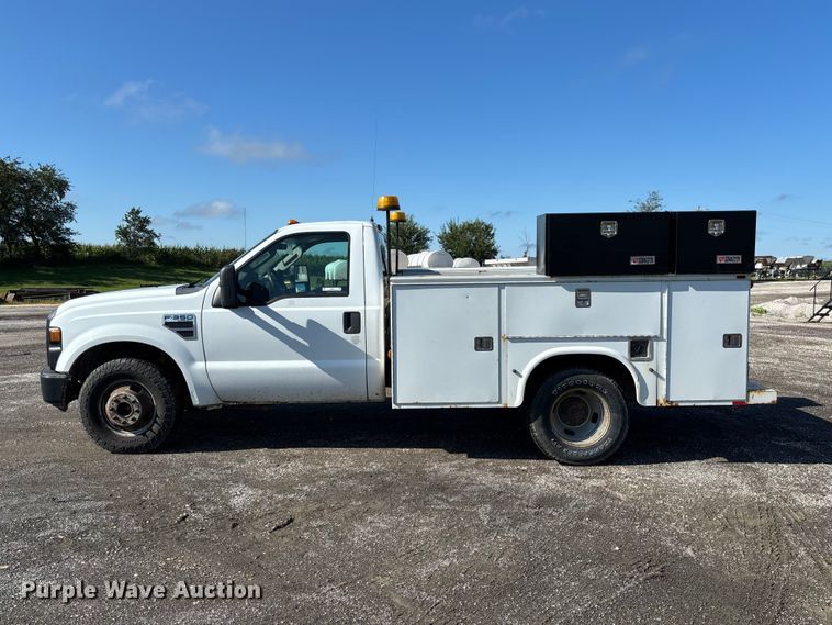 image for item DZ4672 2009 Ford F350 Super Duty XL utility bed pickup truck
