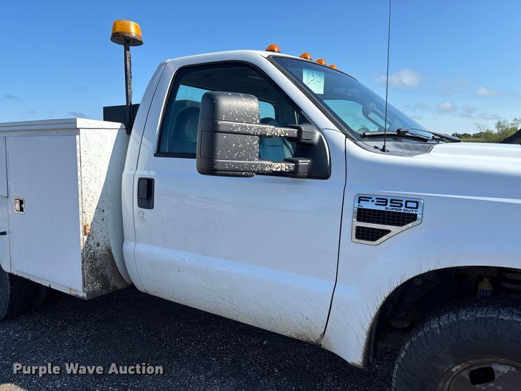 image for item DZ4672 2009 Ford F350 Super Duty XL utility bed pickup truck