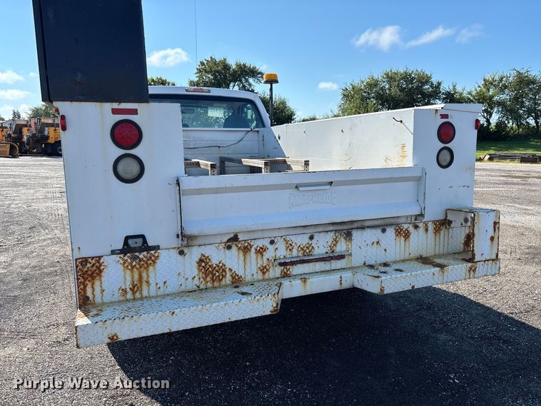 image for item DZ4672 2009 Ford F350 Super Duty XL utility bed pickup truck