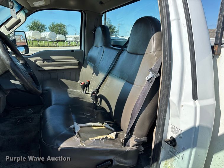 image for item DZ4672 2009 Ford F350 Super Duty XL utility bed pickup truck