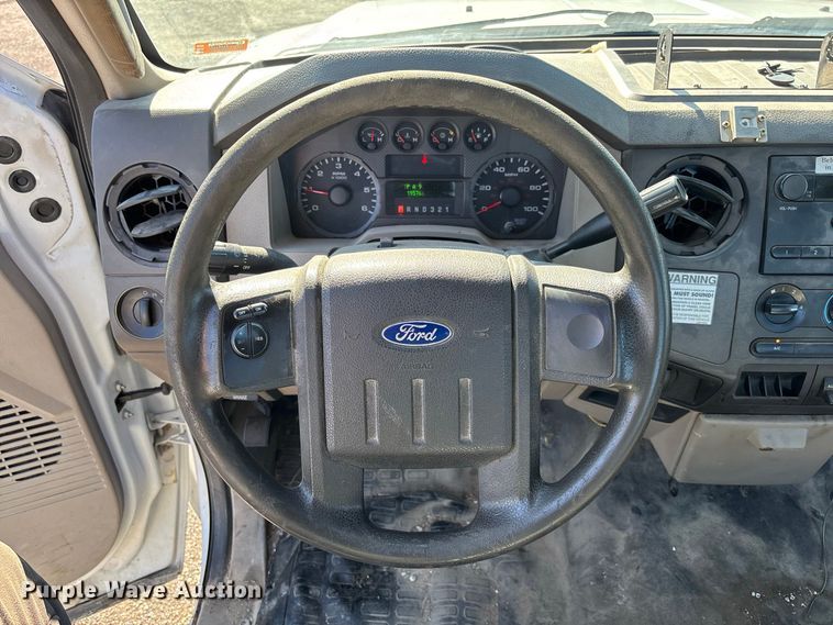 image for item DZ4672 2009 Ford F350 Super Duty XL utility bed pickup truck