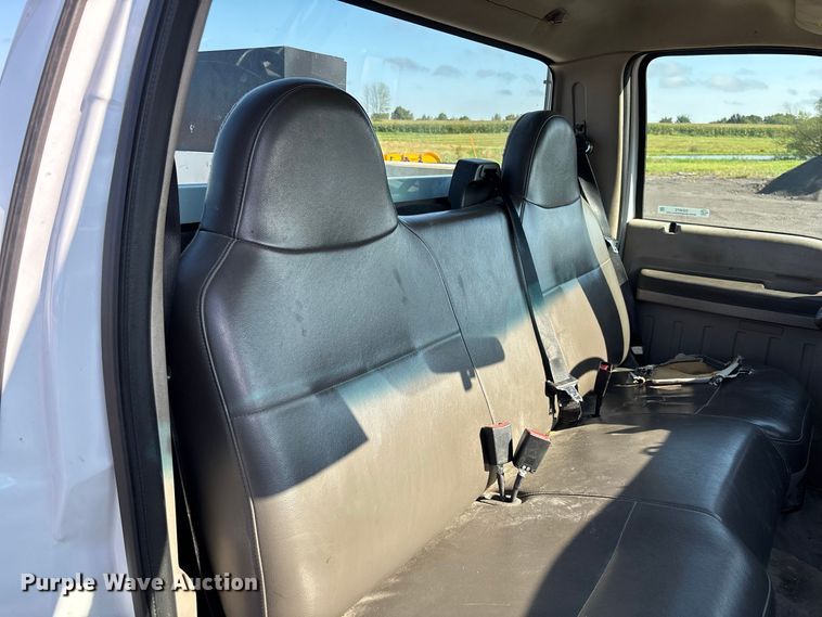 image for item DZ4672 2009 Ford F350 Super Duty XL utility bed pickup truck