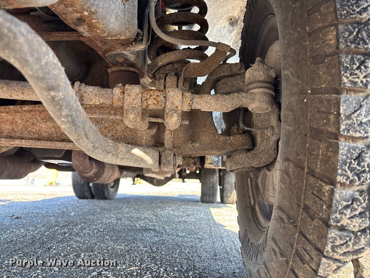 image for item DZ4672 2009 Ford F350 Super Duty XL utility bed pickup truck