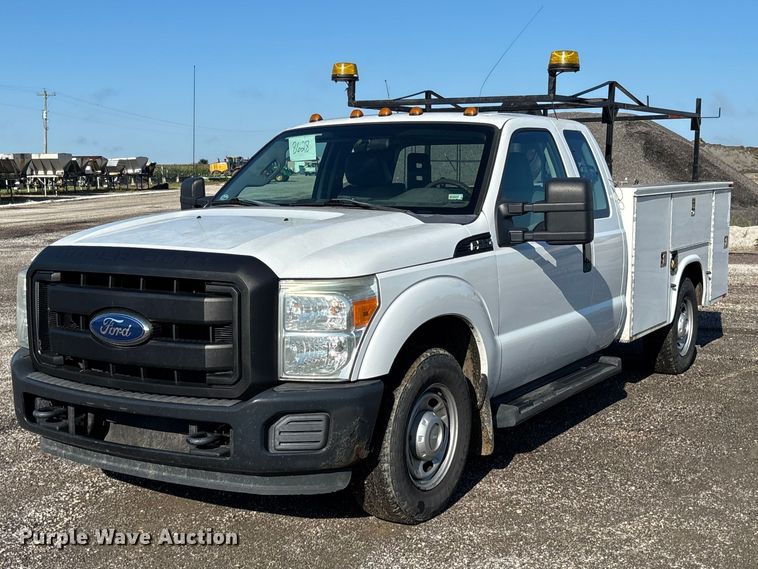 2011 Ford F350 Super Duty XL Ext. Cab utility bed pickup truck