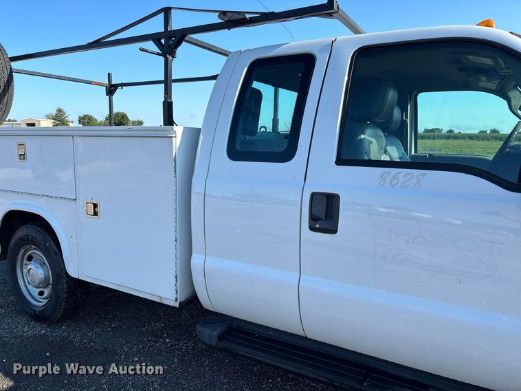image for item DZ4673 2011 Ford F350 Super Duty XL Ext. Cab utility bed pickup truck