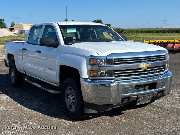image for item DZ4674 2017 Chevrolet Silverado 2500 Crew Cab pickup truck