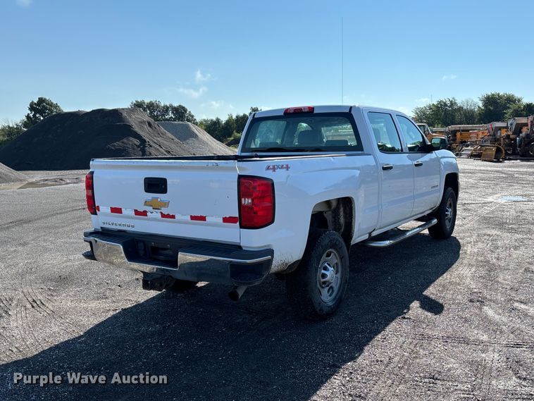 image for item DZ4674 2017 Chevrolet Silverado 2500 Crew Cab pickup truck