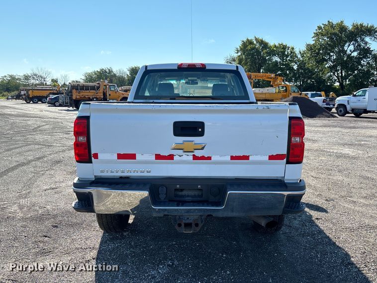 image for item DZ4674 2017 Chevrolet Silverado 2500 Crew Cab pickup truck