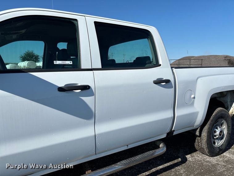 image for item DZ4674 2017 Chevrolet Silverado 2500 Crew Cab pickup truck