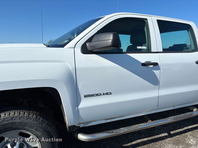 image for item DZ4674 2017 Chevrolet Silverado 2500 Crew Cab pickup truck