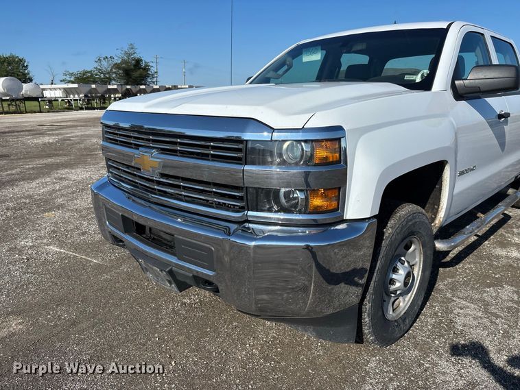 image for item DZ4674 2017 Chevrolet Silverado 2500 Crew Cab pickup truck
