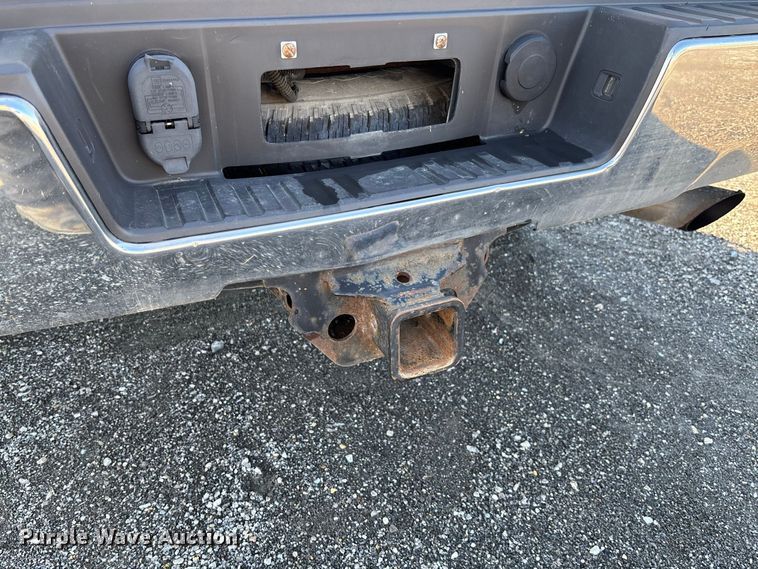 image for item DZ4674 2017 Chevrolet Silverado 2500 Crew Cab pickup truck