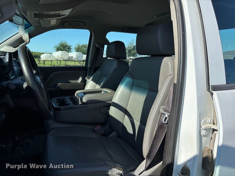 image for item DZ4674 2017 Chevrolet Silverado 2500 Crew Cab pickup truck