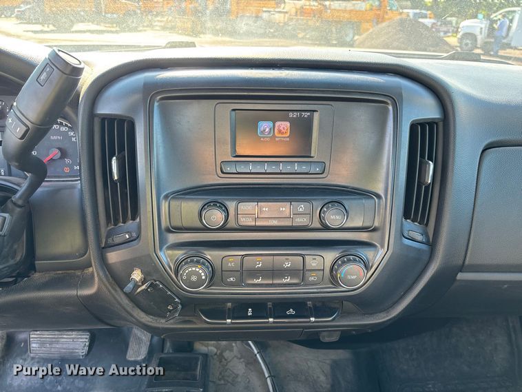 image for item DZ4674 2017 Chevrolet Silverado 2500 Crew Cab pickup truck