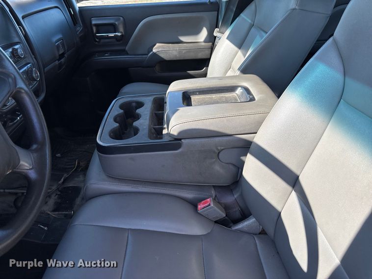 image for item DZ4674 2017 Chevrolet Silverado 2500 Crew Cab pickup truck