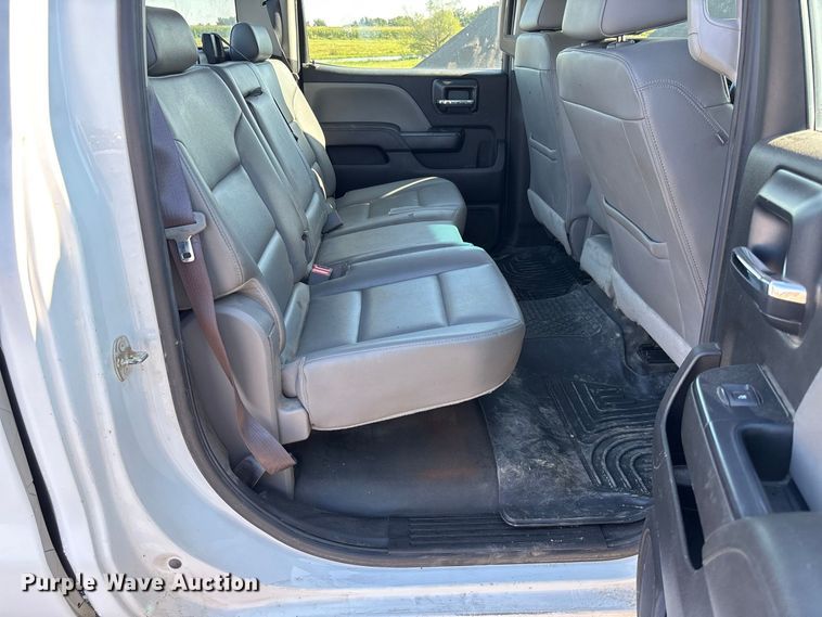 image for item DZ4674 2017 Chevrolet Silverado 2500 Crew Cab pickup truck