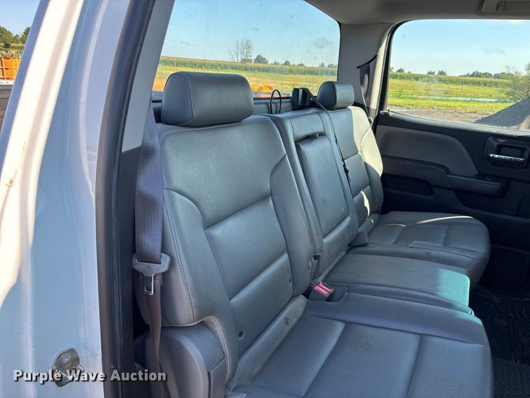 image for item DZ4674 2017 Chevrolet Silverado 2500 Crew Cab pickup truck