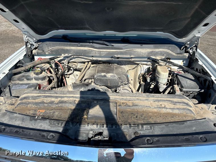 image for item DZ4674 2017 Chevrolet Silverado 2500 Crew Cab pickup truck