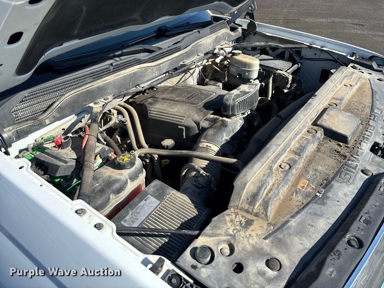 image for item DZ4674 2017 Chevrolet Silverado 2500 Crew Cab pickup truck