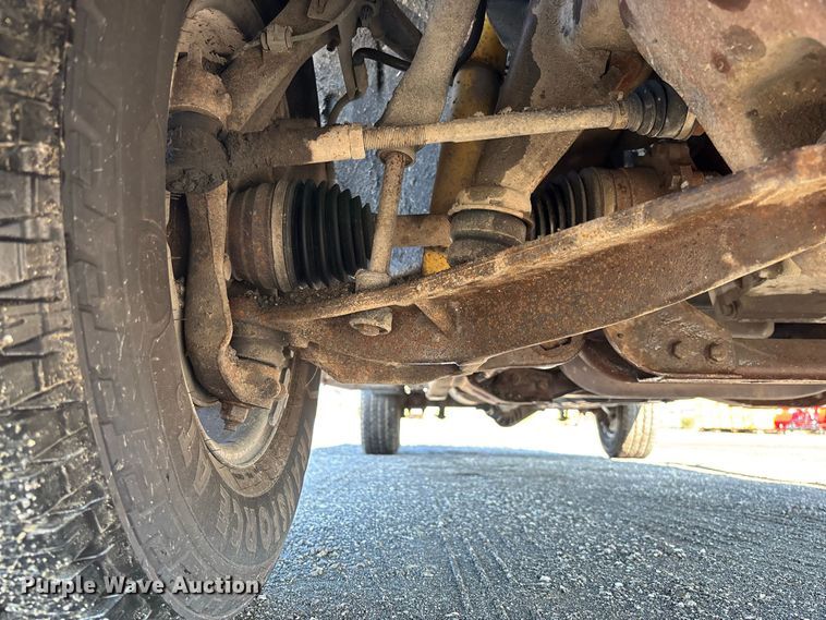 image for item DZ4674 2017 Chevrolet Silverado 2500 Crew Cab pickup truck
