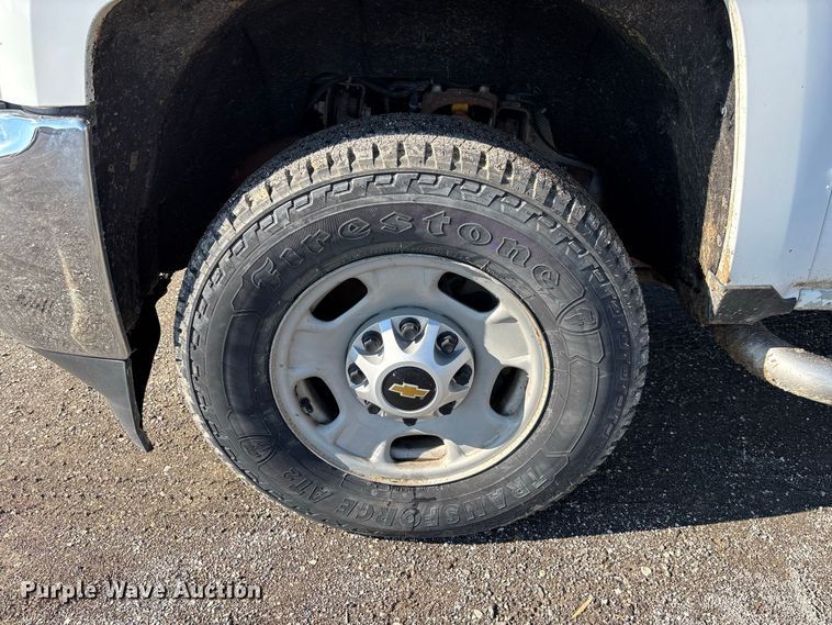 image for item DZ4674 2017 Chevrolet Silverado 2500 Crew Cab pickup truck
