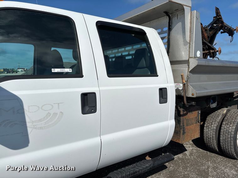 image for item DZ4675 2015 Ford F550 Super Duty XL Crew Cab dump truck