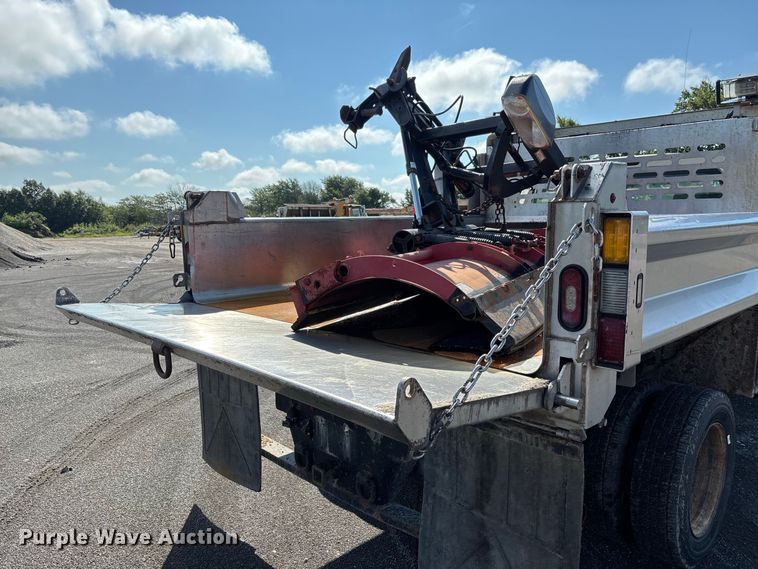 image for item DZ4675 2015 Ford F550 Super Duty XL Crew Cab dump truck