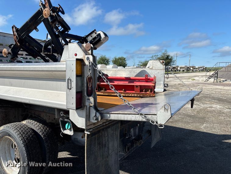 image for item DZ4675 2015 Ford F550 Super Duty XL Crew Cab dump truck