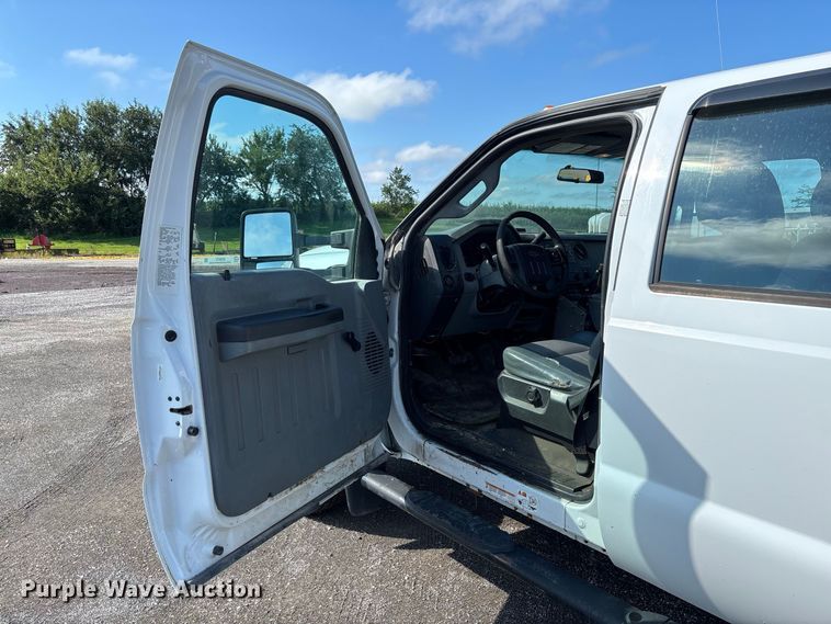 image for item DZ4675 2015 Ford F550 Super Duty XL Crew Cab dump truck