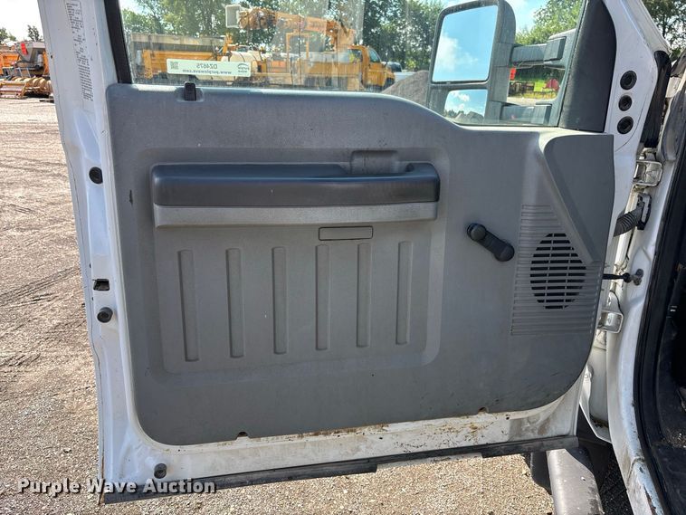 image for item DZ4675 2015 Ford F550 Super Duty XL Crew Cab dump truck