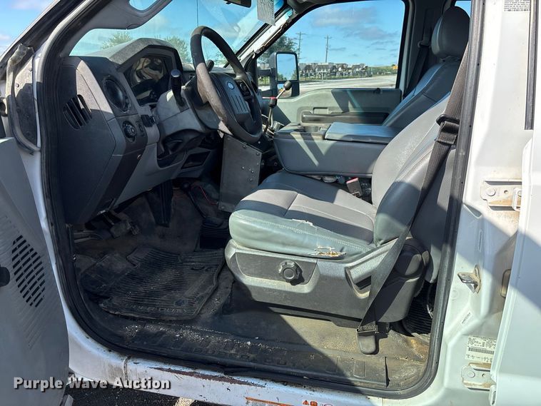 image for item DZ4675 2015 Ford F550 Super Duty XL Crew Cab dump truck