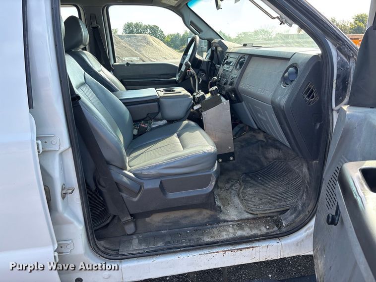 image for item DZ4675 2015 Ford F550 Super Duty XL Crew Cab dump truck