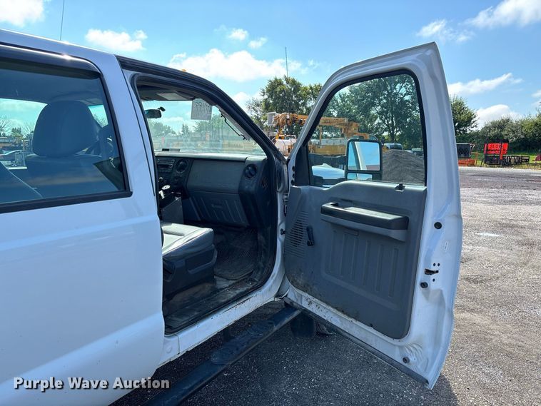 image for item DZ4675 2015 Ford F550 Super Duty XL Crew Cab dump truck
