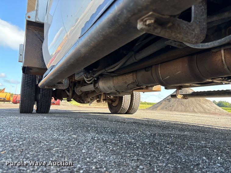 image for item DZ4675 2015 Ford F550 Super Duty XL Crew Cab dump truck