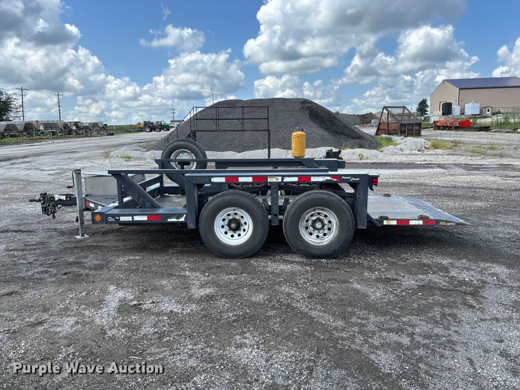 image for item DZ4676 2007 JLG 1014 hydraulic drop deck equipment trailer