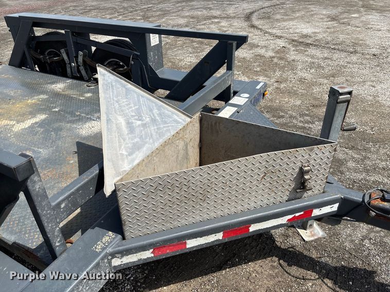 image for item DZ4676 2007 JLG 1014 hydraulic drop deck equipment trailer