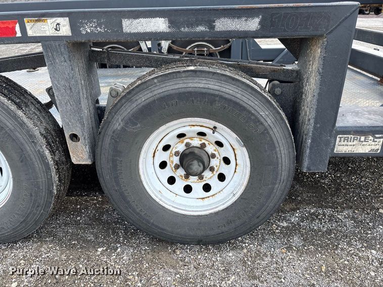 image for item DZ4676 2007 JLG 1014 hydraulic drop deck equipment trailer