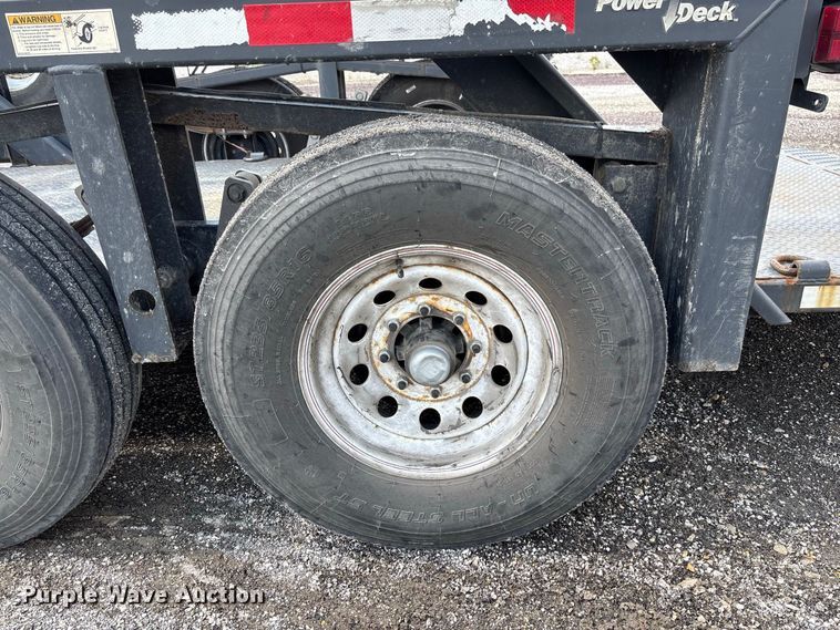 image for item DZ4676 2007 JLG 1014 hydraulic drop deck equipment trailer