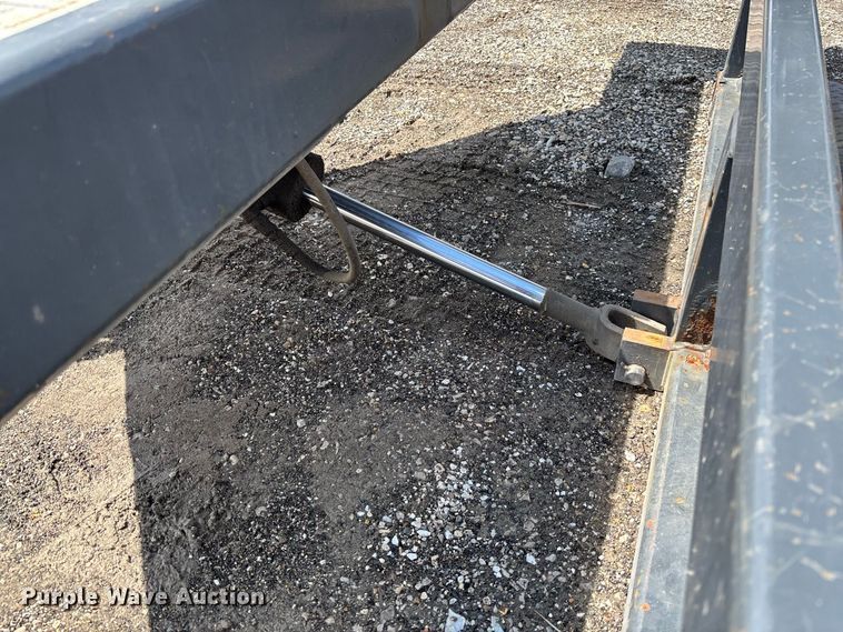 image for item DZ4676 2007 JLG 1014 hydraulic drop deck equipment trailer