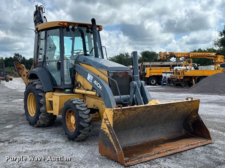 image for item DZ4678 2013 John Deere 410K backhoe