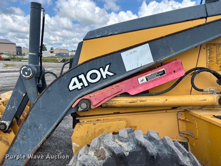 image for item DZ4678 2013 John Deere 410K backhoe