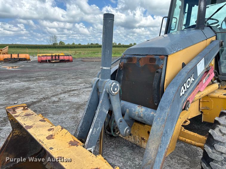 image for item DZ4678 2013 John Deere 410K backhoe