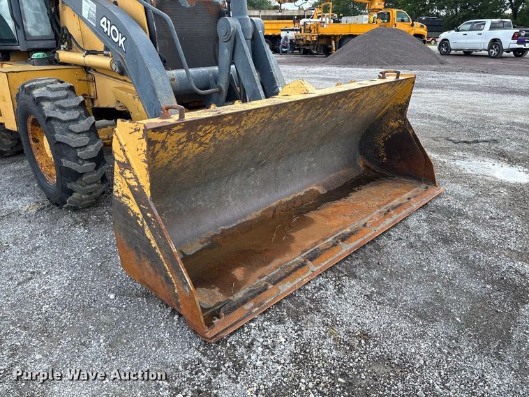 image for item DZ4678 2013 John Deere 410K backhoe