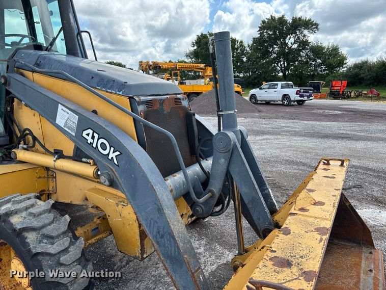 image for item DZ4678 2013 John Deere 410K backhoe