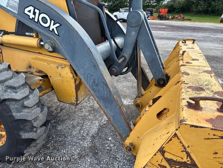 image for item DZ4678 2013 John Deere 410K backhoe