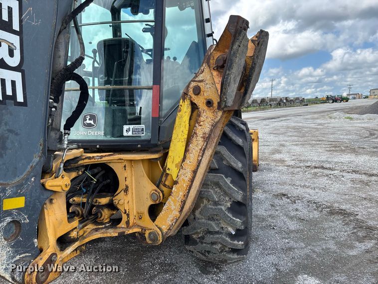 image for item DZ4678 2013 John Deere 410K backhoe