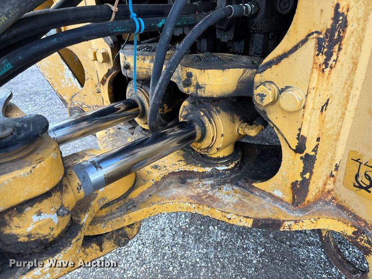 image for item DZ4678 2013 John Deere 410K backhoe